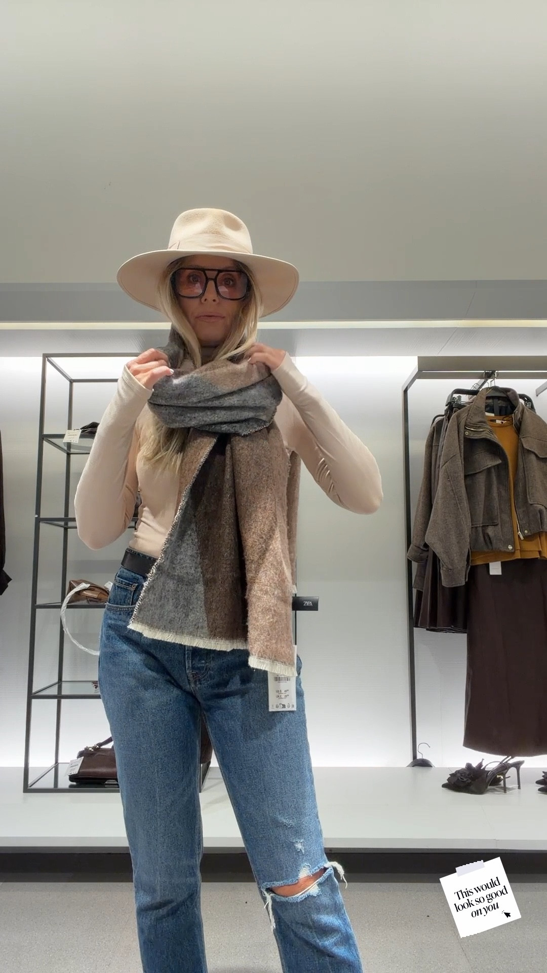 Zara has so many cute scarves !

#LTKFindsUnder50 #LTKHoliday #LTKGiftGuide