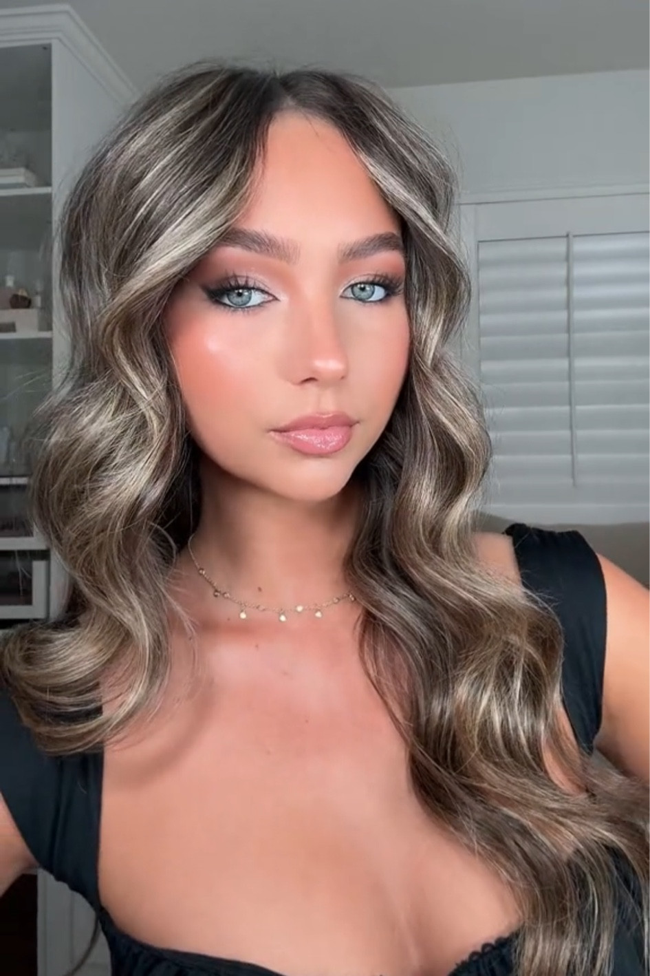 going out event makeup 🥂✨


#LTKHoliday #LTKParties #LTKBeauty