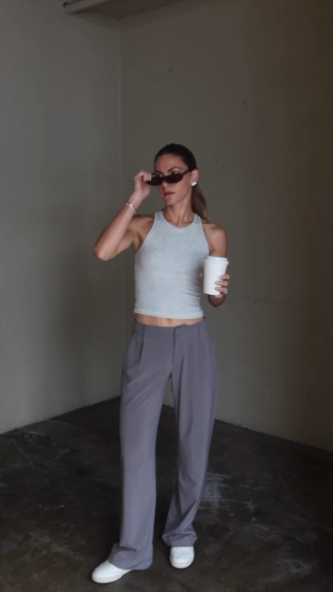 obsessed with these @vuoriclothing trousers that take me from errands to the office 👩🏻‍💻 the most lightweight, breathable trouser that literally feels like air. I will be living in these until further notice!!! #vuoripartner 