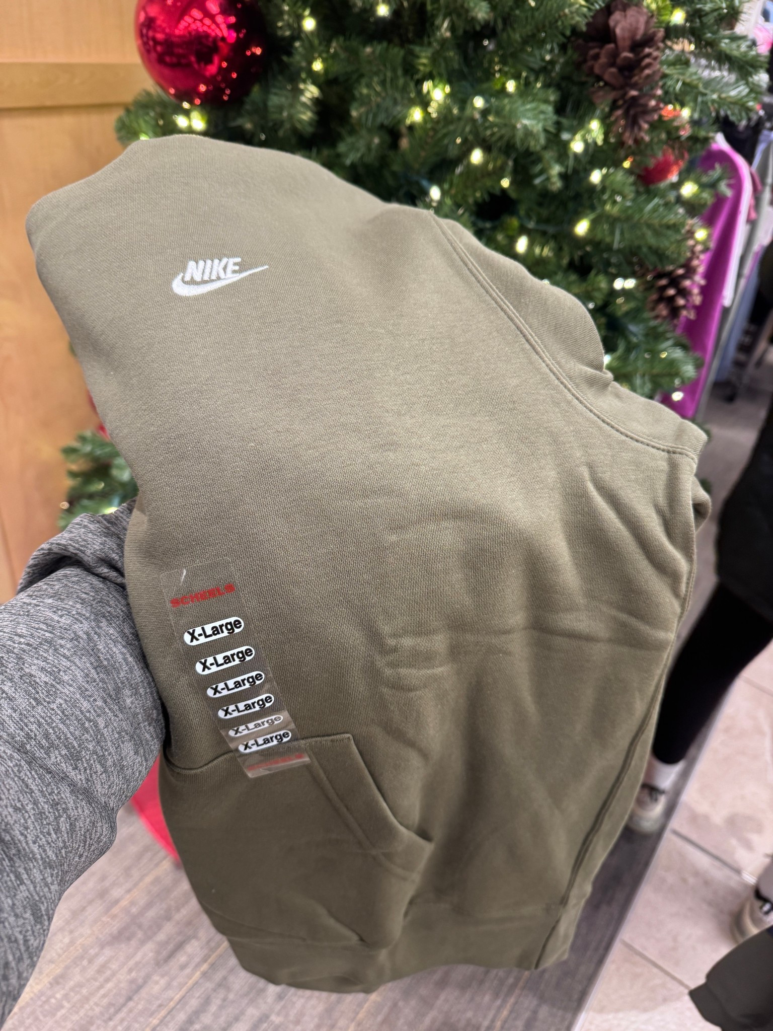 Scheels has Nike hooded sweatshirts for 30% OFF today!


#LTKSeasonal #LTKSaleAlert #LTKGiftGuide