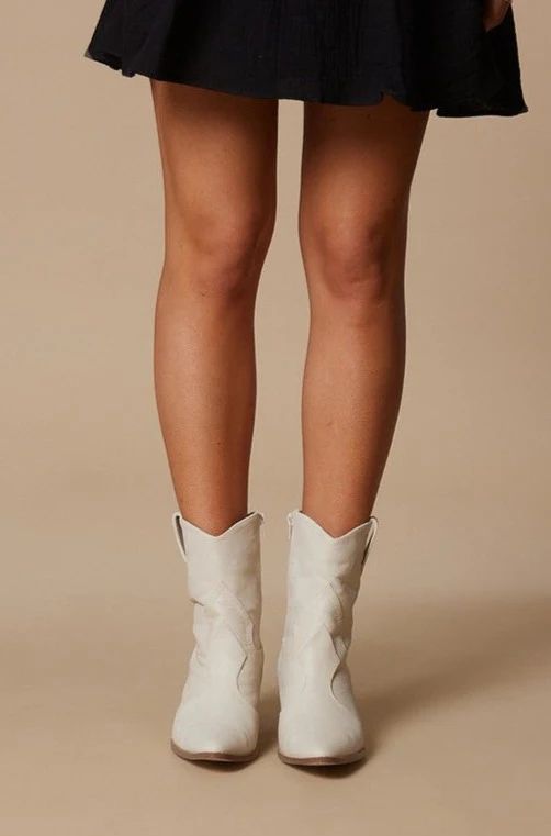 Matisse Bambi Bone Cowgirl Boots | Magnolia Boutique | Magnolia Boutique