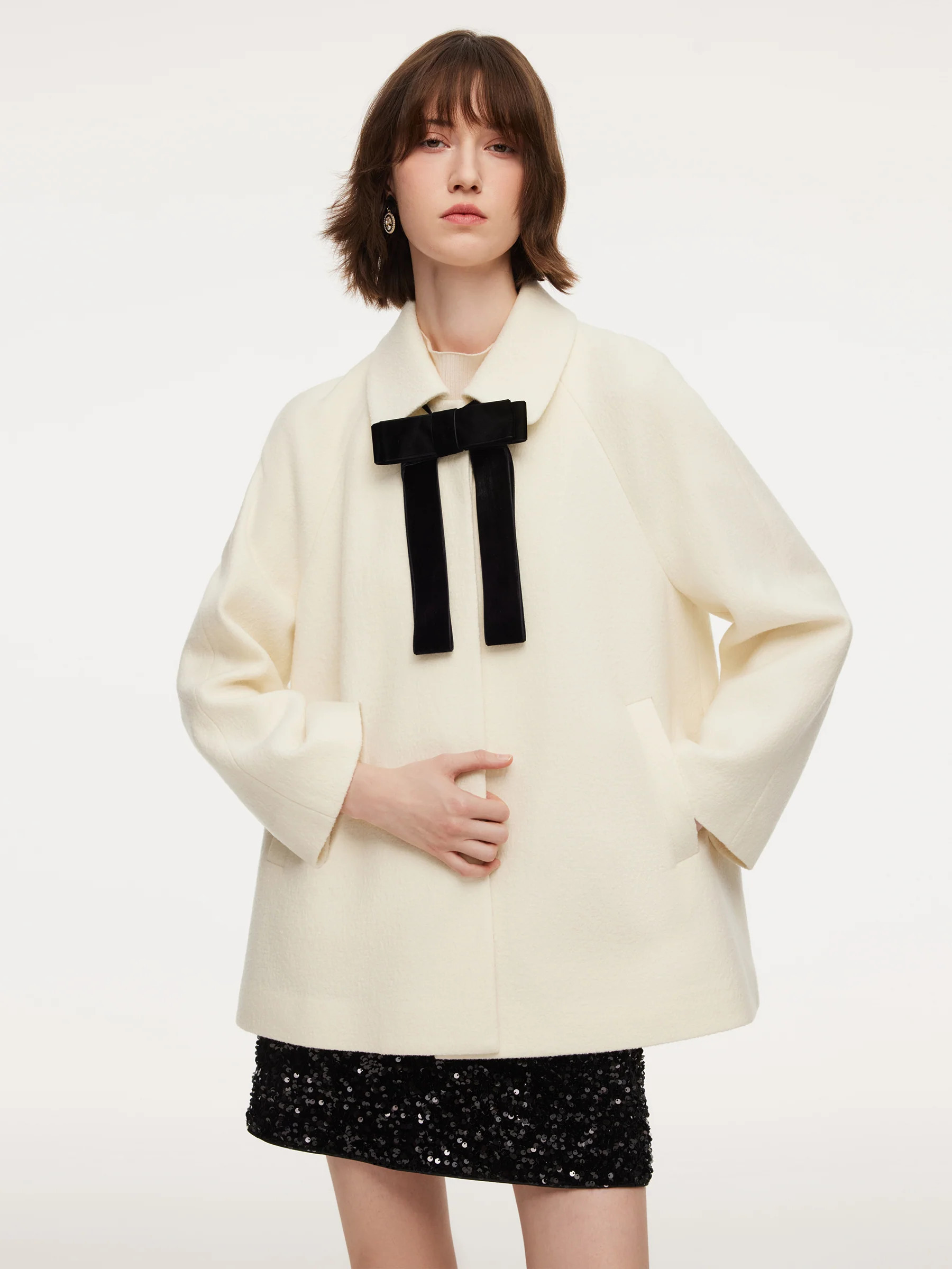 100% Wool Women Coat With Detachable Bowknot - Off White / L | GOELIA
