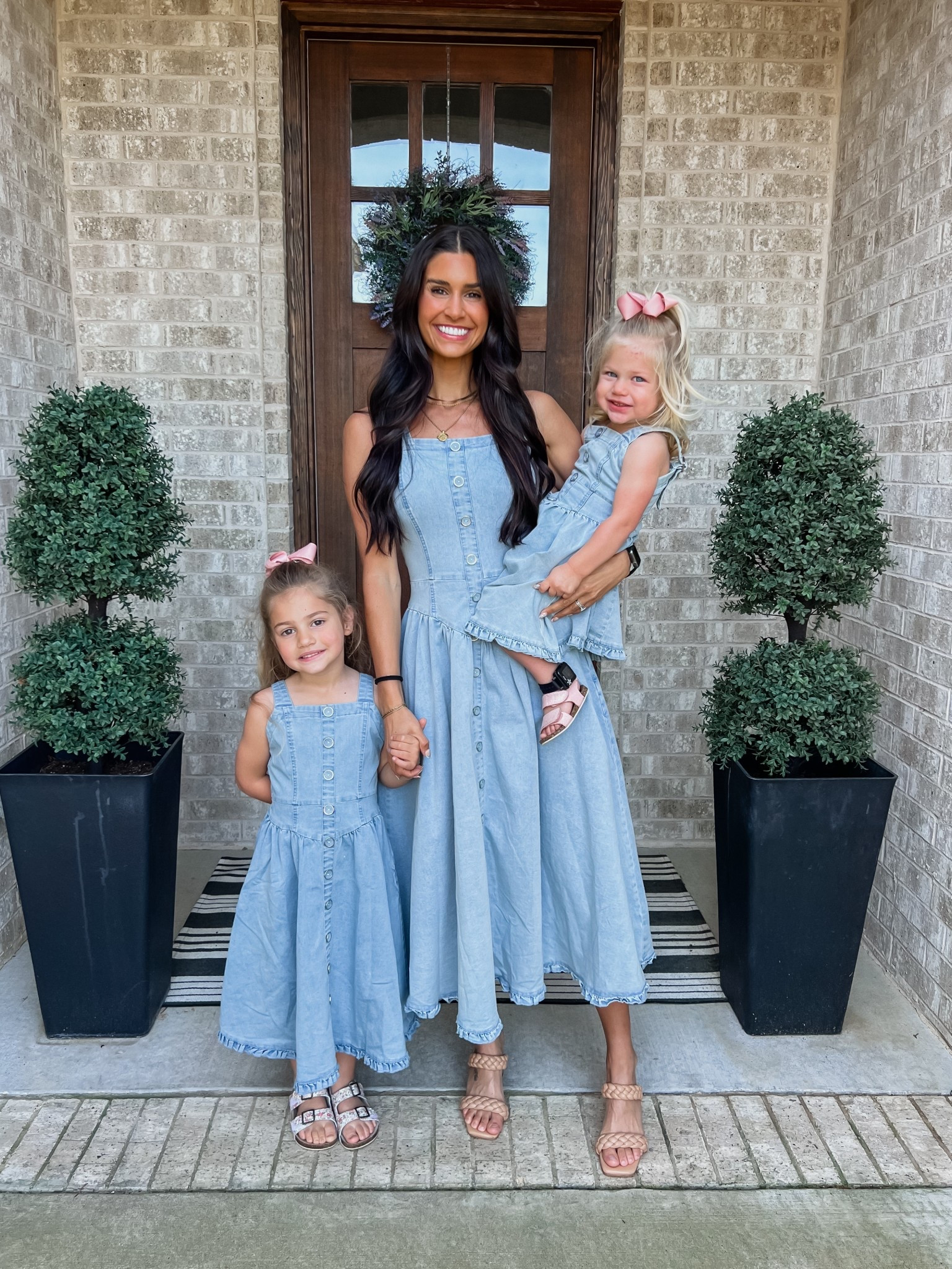 Mommy and me dresses🎀

Wearing a 2. I typically wear a small in dresses. 

Easter dress matching dresses mommy and me modest dresses church dress 