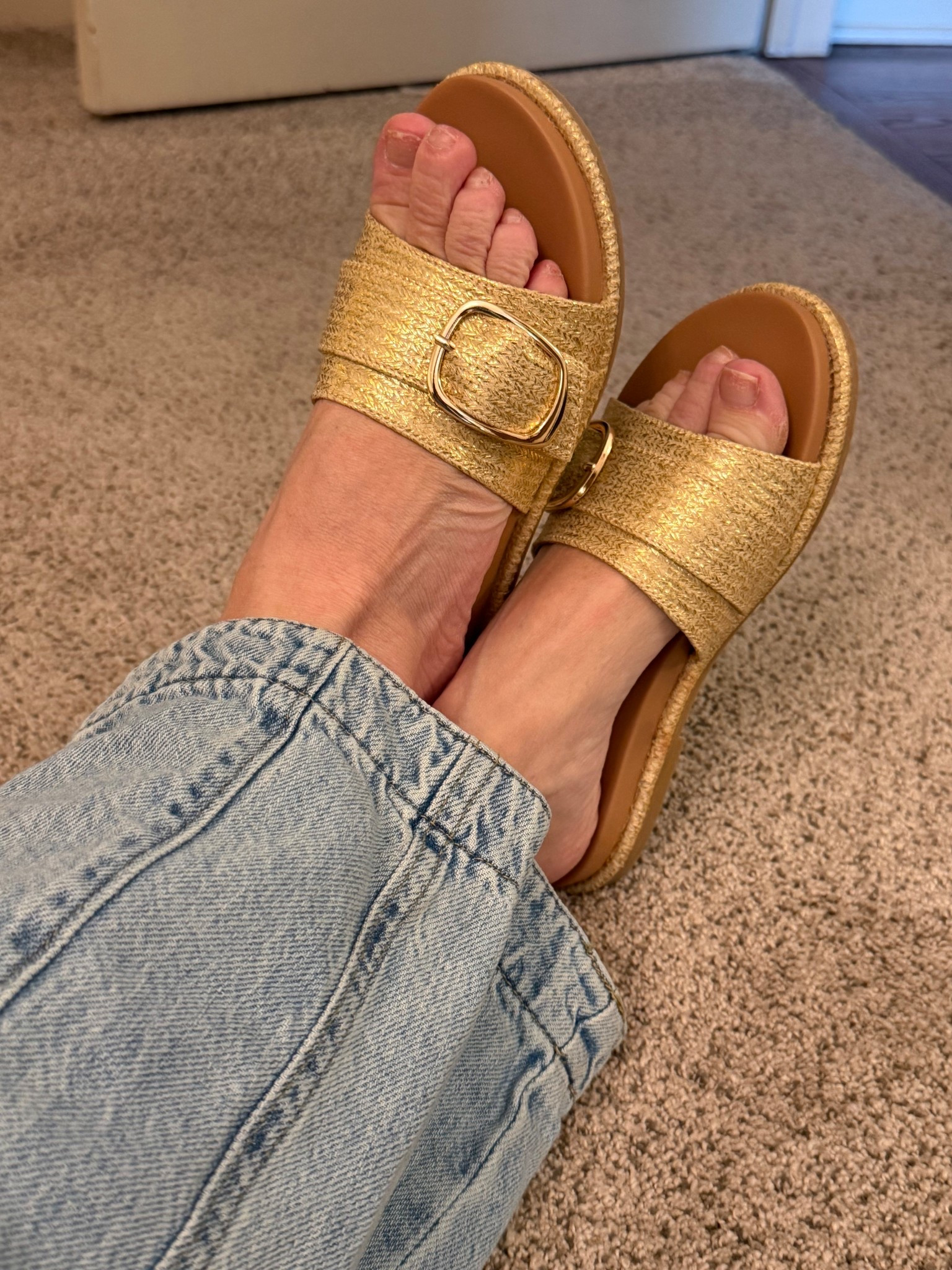 @Yellow Box metallic slides perfect for everyday or dress up! 


#LTKMothersDay #LTKActive #LTKOver40