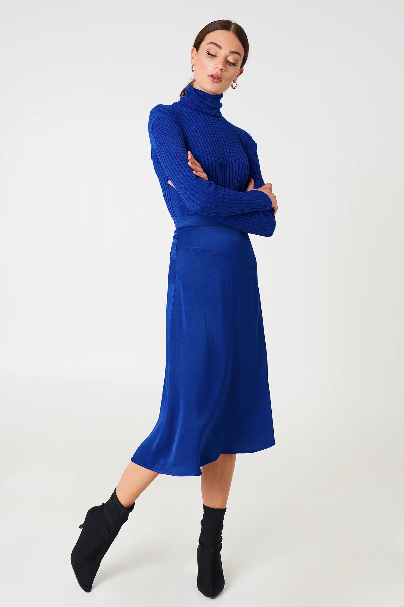 NA-KD Trend Satin Midi Skirt - Blue | NA-KD Global