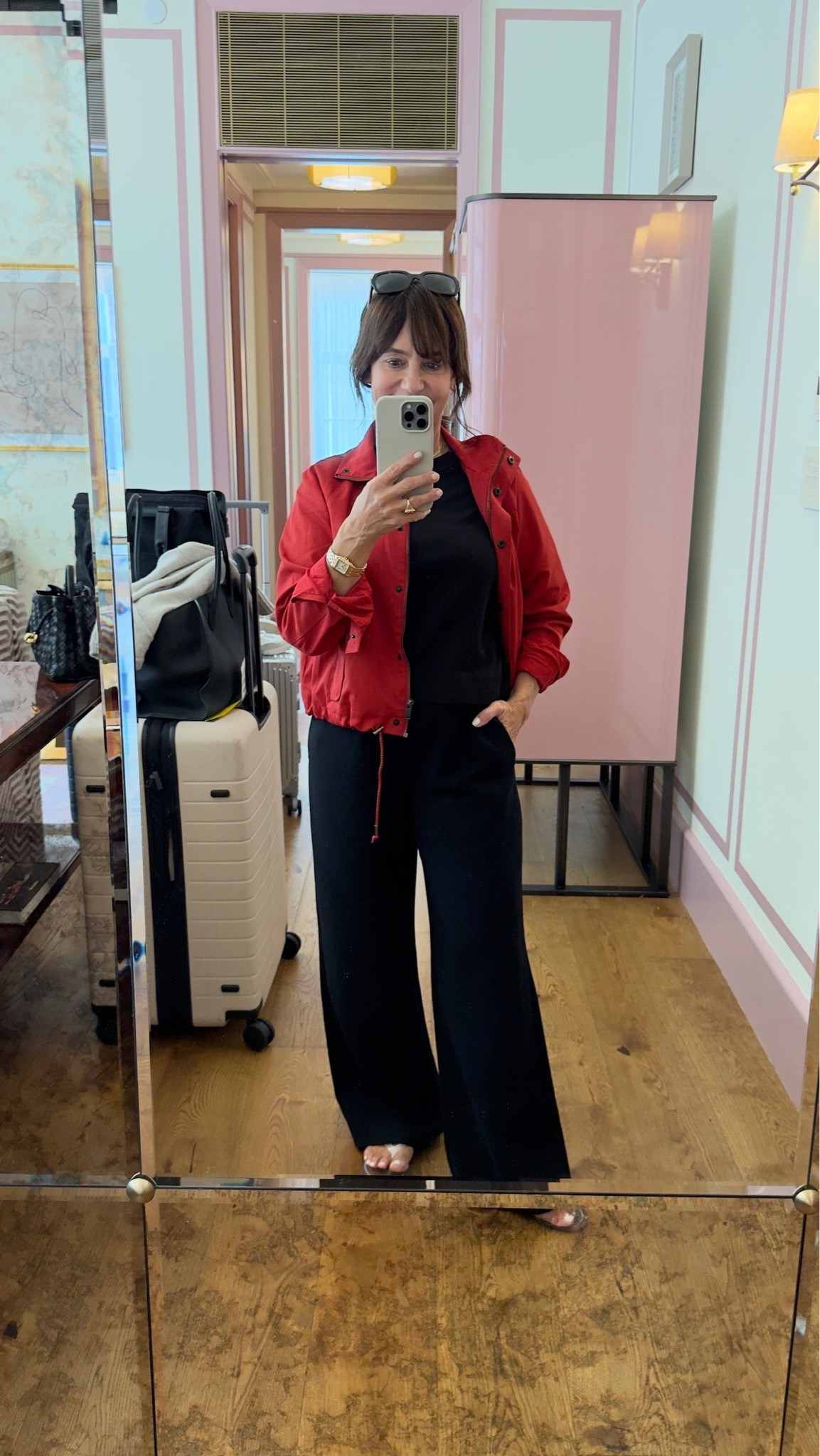 Red is one of the top trends this season!! In love with this red bomber I wore in NYC!! ❤️

@evereveofficial #everevepartner