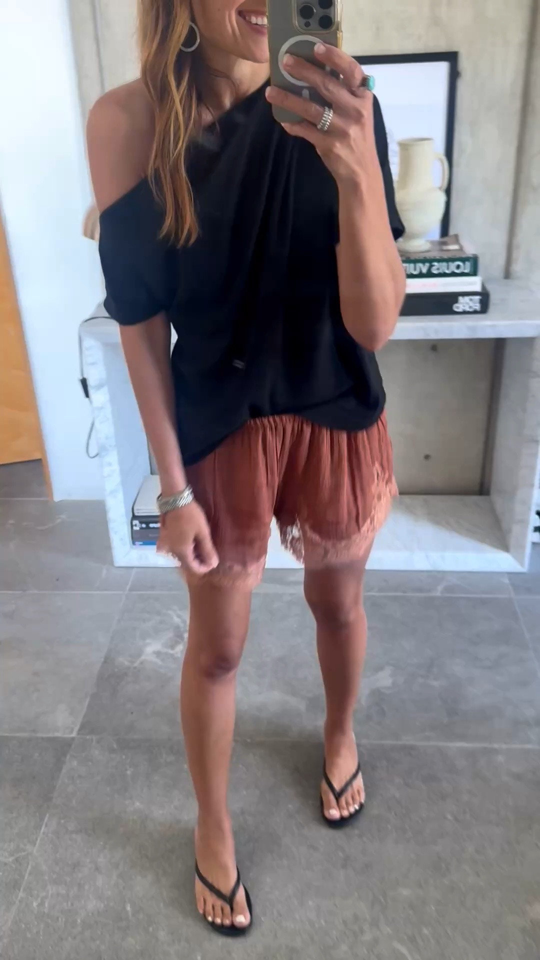 Beek code shalice10

Zara lace shorts in small