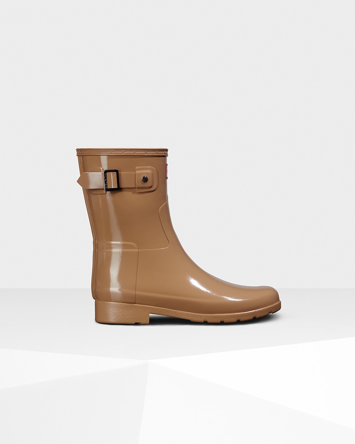 Women's Refined Slim Fit Short Gloss Rain Boot | Hunter (UK+ROW)