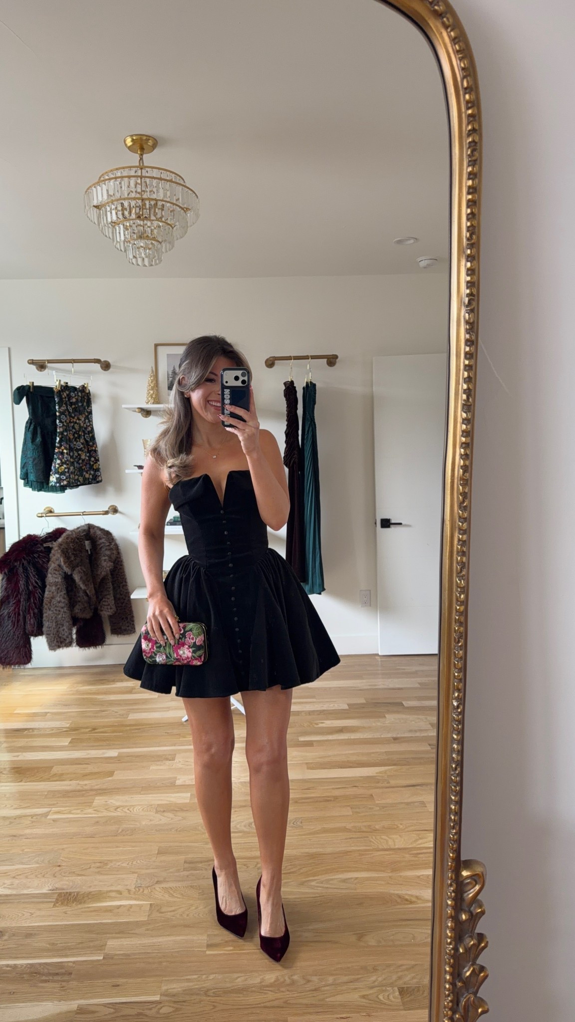 Black velvet cocktail event dress mini wedding guest dress

Vici code: emerson30
Electric picks code: emerson20

Wearing my usual small/2

Wedding guest
Date night
Formal event
Velvet
Black dress
Cocktail
Holiday event
Special occasion 

#LTKHoliday #LTKSeasonal #LTKWedding