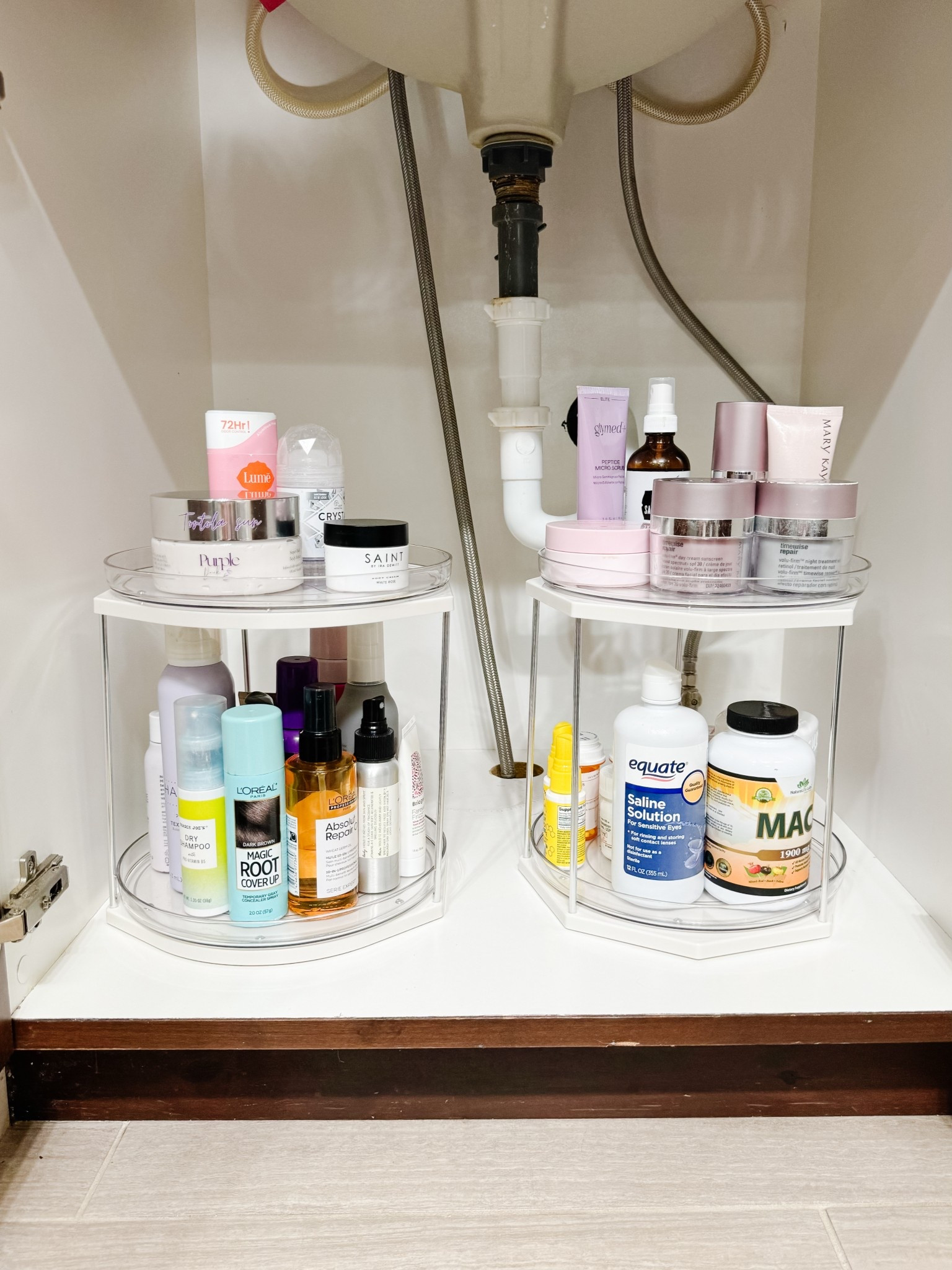 Under-sink chaos no more!
These @neatorahome 2 tier organizers turned my messy bathroom cabinet into an organized dream.
They’re simple, affordable, and seriously a game changer for small spaces.
Highly recommend if your under-sink storage needs some love!

#bathroomorganization #undersinkstorage #lazysusan #organizedhome #smallspaceliving #ourhousetoohome #bathroomstorage #organizer #amazonfinds #neatorahome #homefinds

#LTKHome