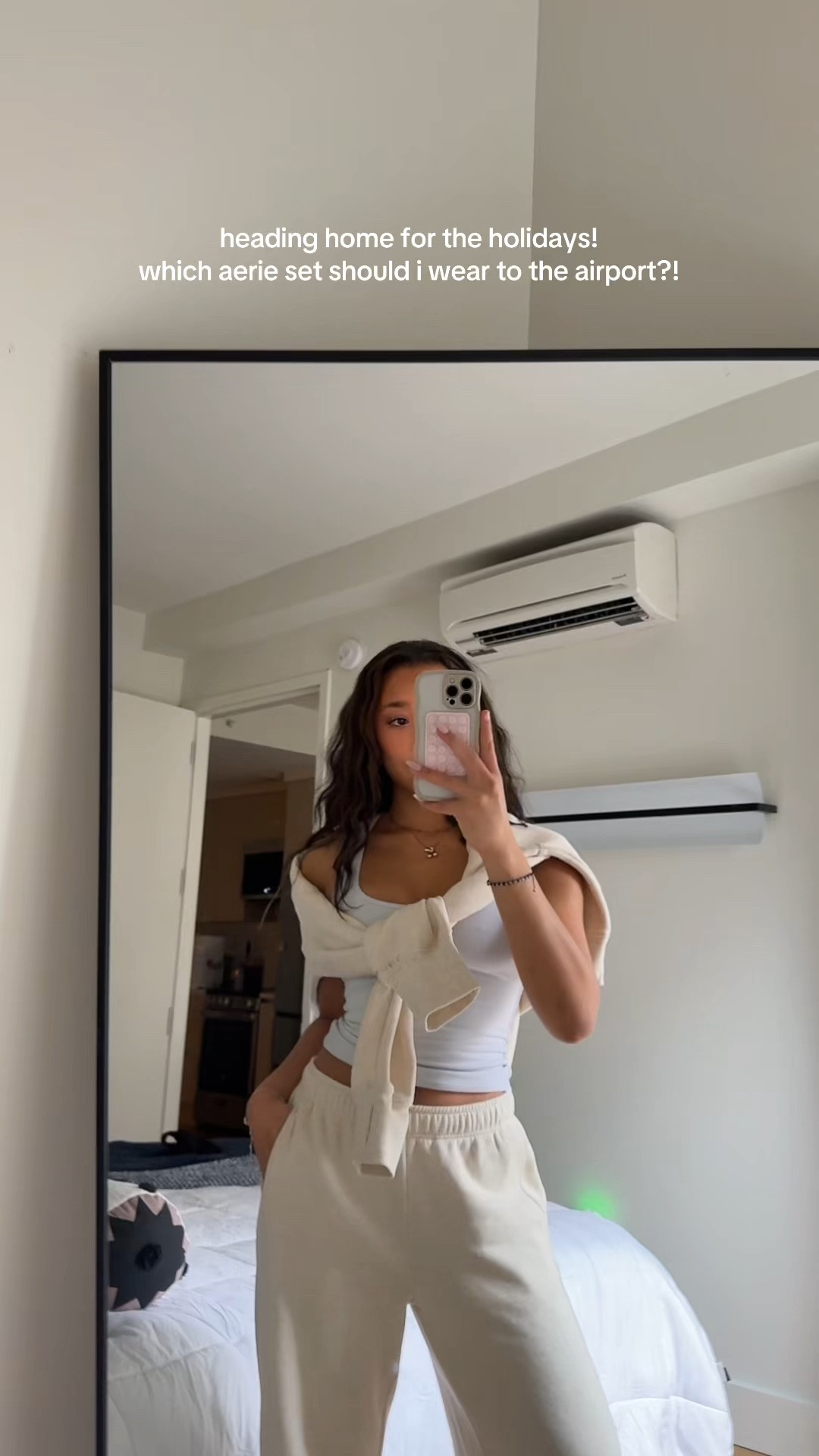 Headed home for the holidays with Aerie✈️💗🎅🏼⭐️ #AerieREAL #AeriePartner #ad 

#LTKHoliday #LTKCyberWeek #LTKootd