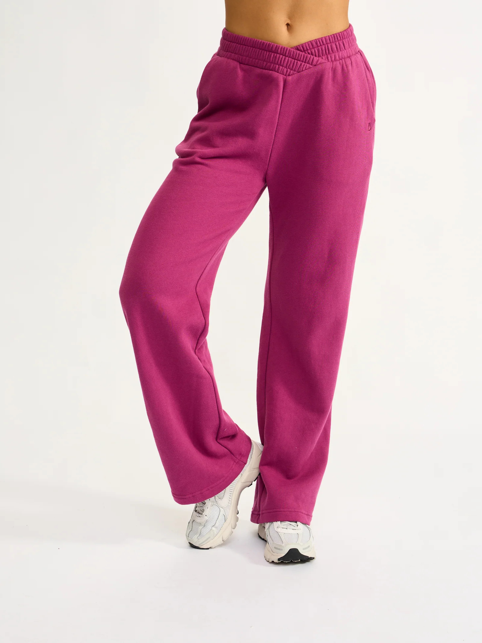 Threads Crossover Sweat Pant - Love Story | Buffbunny