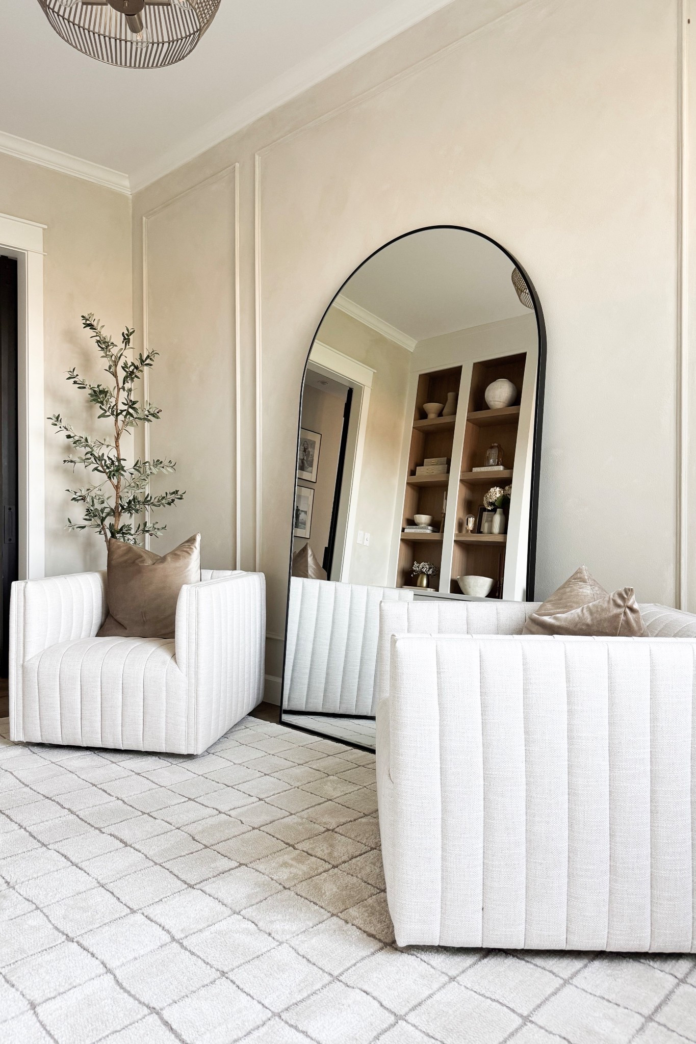 Love this arched mirror in my home office!

Home, home decor, home finds, home accents, mirror, wall mirror, arched mirror, area rug, neutral rug, accent chairs, home office, office styling, modern home, organic home, neutral home 

#LTKSeasonal #LTKHome #LTKmomlife