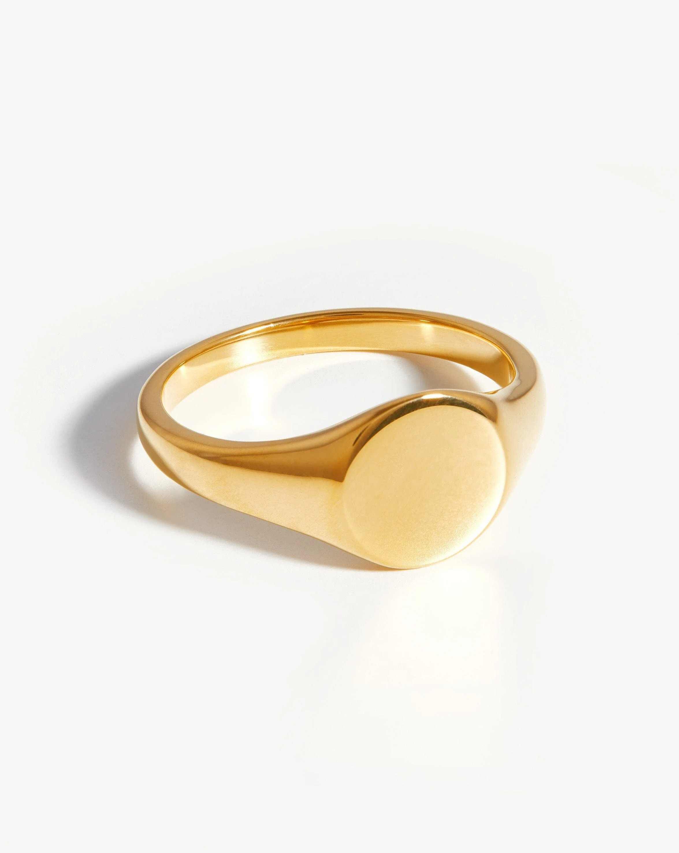 Engravable Round Signet Ring | 18ct Gold Vermeil | Missoma UK