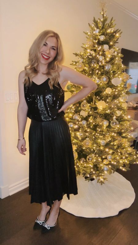 Sequin top 
Pleated skirt 
Holiday 
Party dress 
Walmart 

#LTKSeasonal #LTKHoliday #LTKunder100