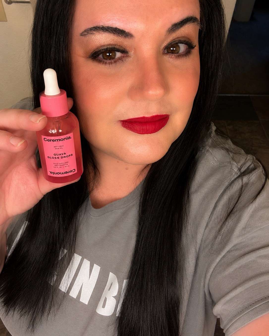 A little guava glow moment 🍑✨

I’ve been reaching for the Ceremonia Guava Gloss Drops nonstop lately — it gives that instant silky, high-shine finish without weighing the hair down. Think smooth, glossy, “just stepped out of a salon” hair in seconds.

Perfect for taming frizz, adding softness, and bringing dull ends back to life 🫶

Shop my current hair obsession here 🤍

#hairgloss #shinyhair #haircarefavorites #frizzcontrol #guavaglow

#LTKselfcare #LTKBeauty #LTKdayinmylife