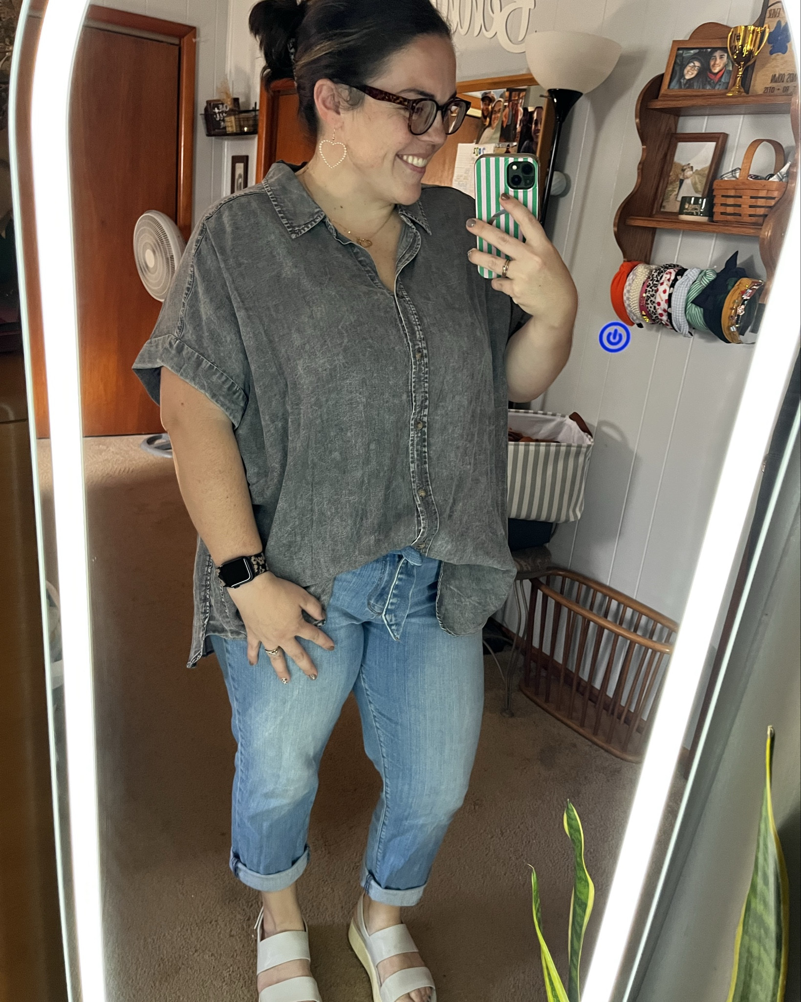 A fun Friday outfit!



#LTKShoeCrush #LTKFindsUnder50 #LTKMidsize