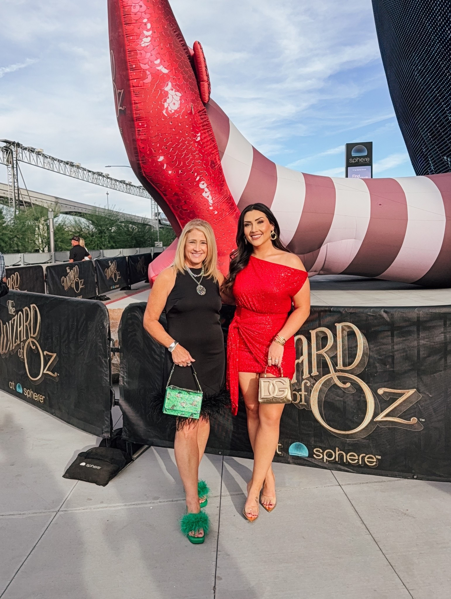 Outfits to see The Wizard of Oz at The Sphere in Las Vegas 😍🎲💚🦁🧺

#LTKSeasonal #LTKShoeCrush #LTKTravel