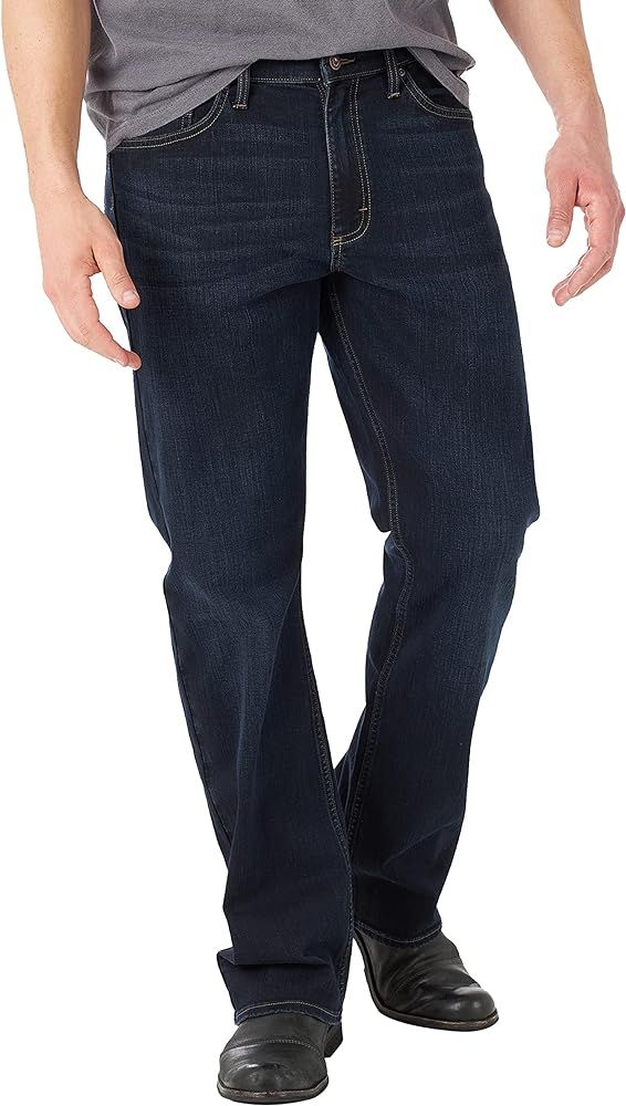 Wrangler Authentics Men's Relaxed Fit Boot Cut Jean | Amazon (US)
