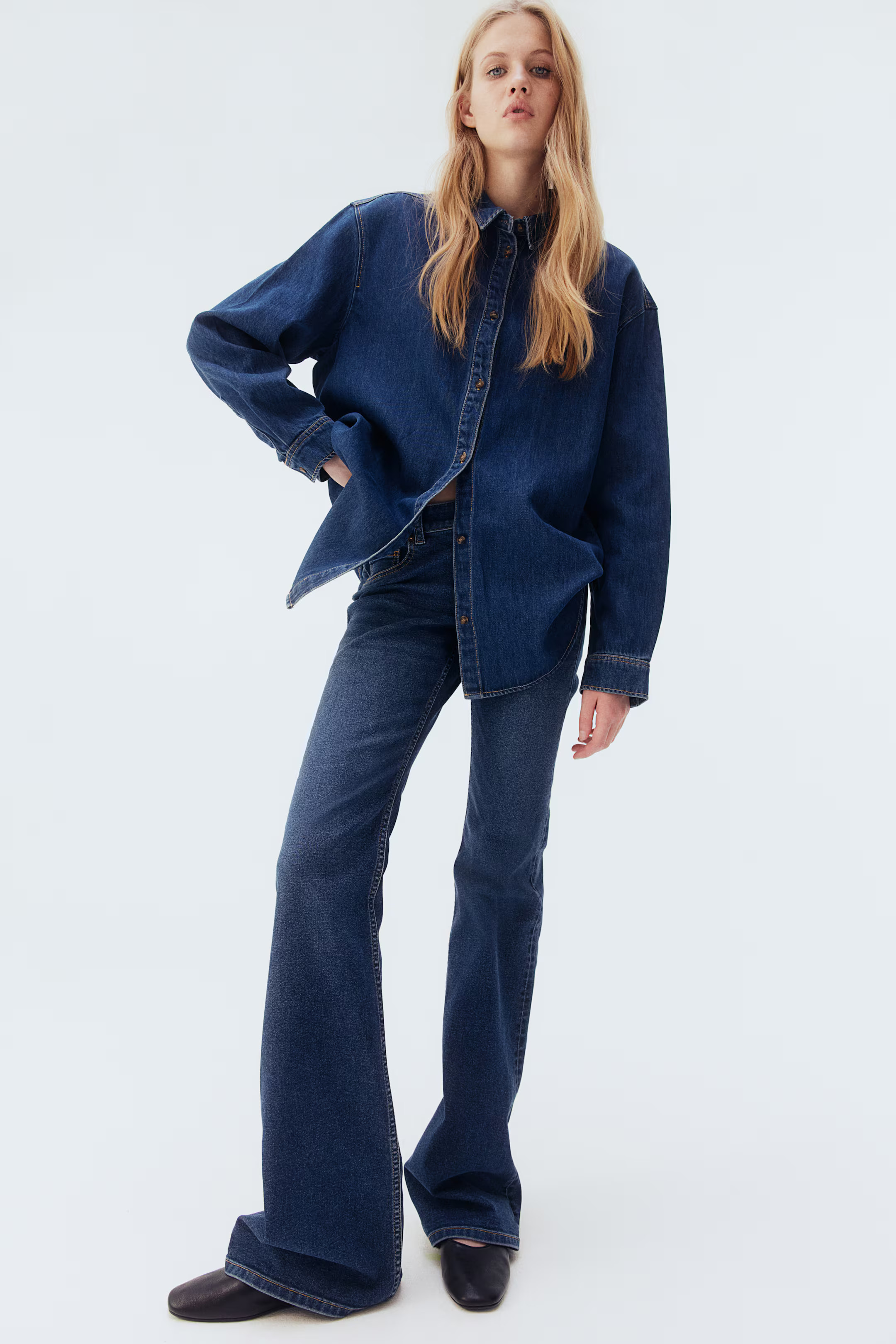 Oversized denim shirt - Denim blue - Ladies | H&M GB | H&M (UK, MY, IN, SG, PH, TW, HK)