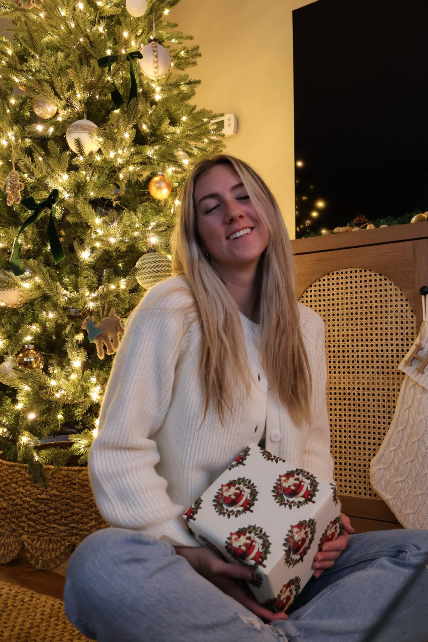 Sezane Emile sweater dupe from amazon!!

#LTKSeasonal #LTKFindsUnder50 #LTKStyleTip