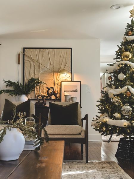 The holidays are here! Living room holiday decor . seasonal decor . living room inspo

#LTKhome #LTKHoliday