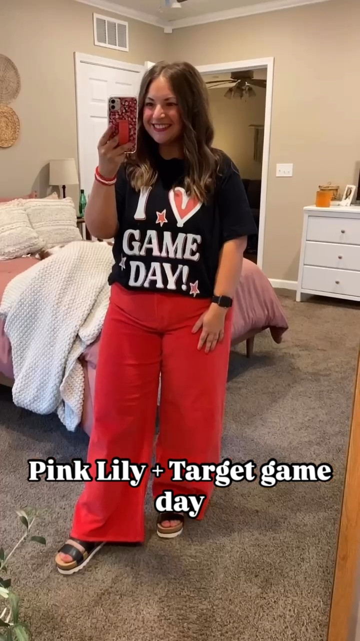 Y’all know I looove dressing up for game days!!! 😍🏈🫶🏻 Sandals are Amazon, pants are Target & tee is Pink Lily.

sandals: fit true to size // wearing a 5
pants: fit true to size // wearing a 14
tee: fits true to size // wearing a large

#LTKFindsUnder100 #LTKStyleTip #LTKFindsUnder50