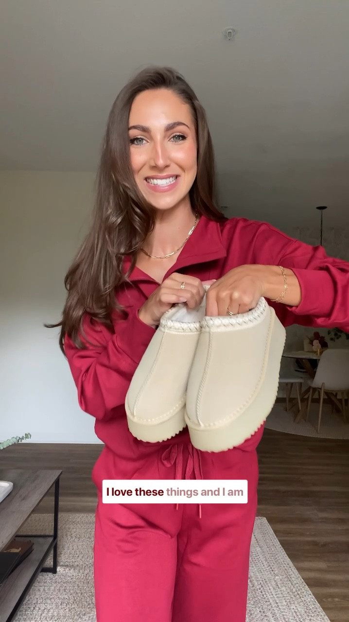 Cozy fall lounge set 😍 This set is so comfortable!! I’m wearing a size small and am wearing the color wine red 

#LTKSeasonal #LTKStyleTip #LTKFindsUnder50