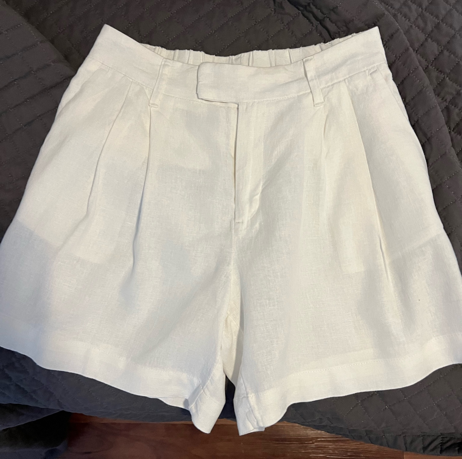 Target white tailored trouser linen shorts
Run TTS ordered a 4
Affordable 
Target style 
Target finds 
Chic
Mom shorts
Summer


#LTKstyletip #LTKSeasonal #LTKunder50