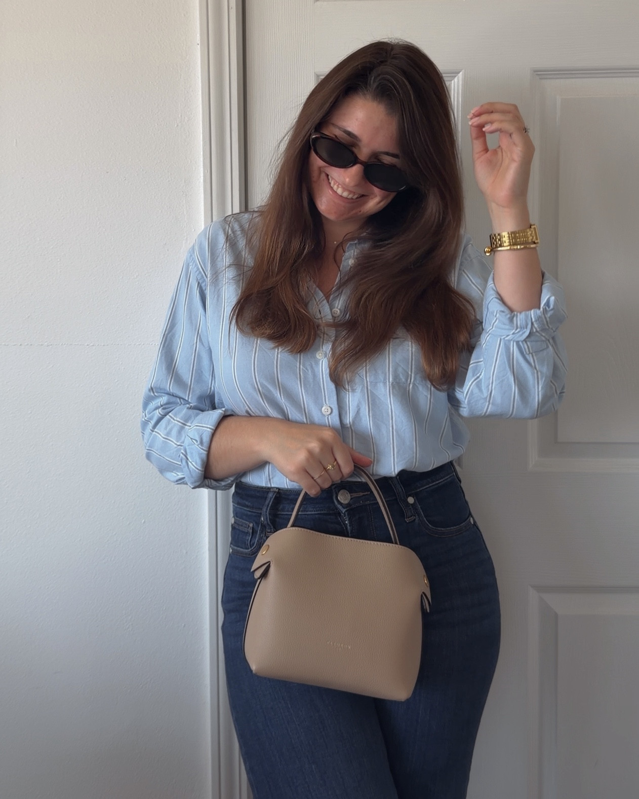 A few recent spring looks with the Mini Swann by the Parisian brand Fleuron 🤍

A beautifully refined silhouette that has quickly become such a lovely addition to my wardrobe! I chose the Sable shade for its versatility, an elegant neutral that pairs effortlessly with everything from denim to dresses, and one I know I’ll reach for throughout the seasons! 

✨ Discover the full article now live on maevawithamour.com, where I share a closer look at the Mini Swann, the story behind Fleuron, and how this piece has been fitting naturally into my everyday wardrobe

Purse details: Mini Swann in Sable, you can find it on the Fleuron website, I’ve linked some options here from the Real Real. Some items are from older collections, I’ve linked similar options here ✨

With Amour, M. 

Some pieces featured in this post were kindly gifted ✨

#handbag #purse #frenchstyle #parisianstyle #fleuron 

#LTKTravel #LTKdayinmylife #LTKootd