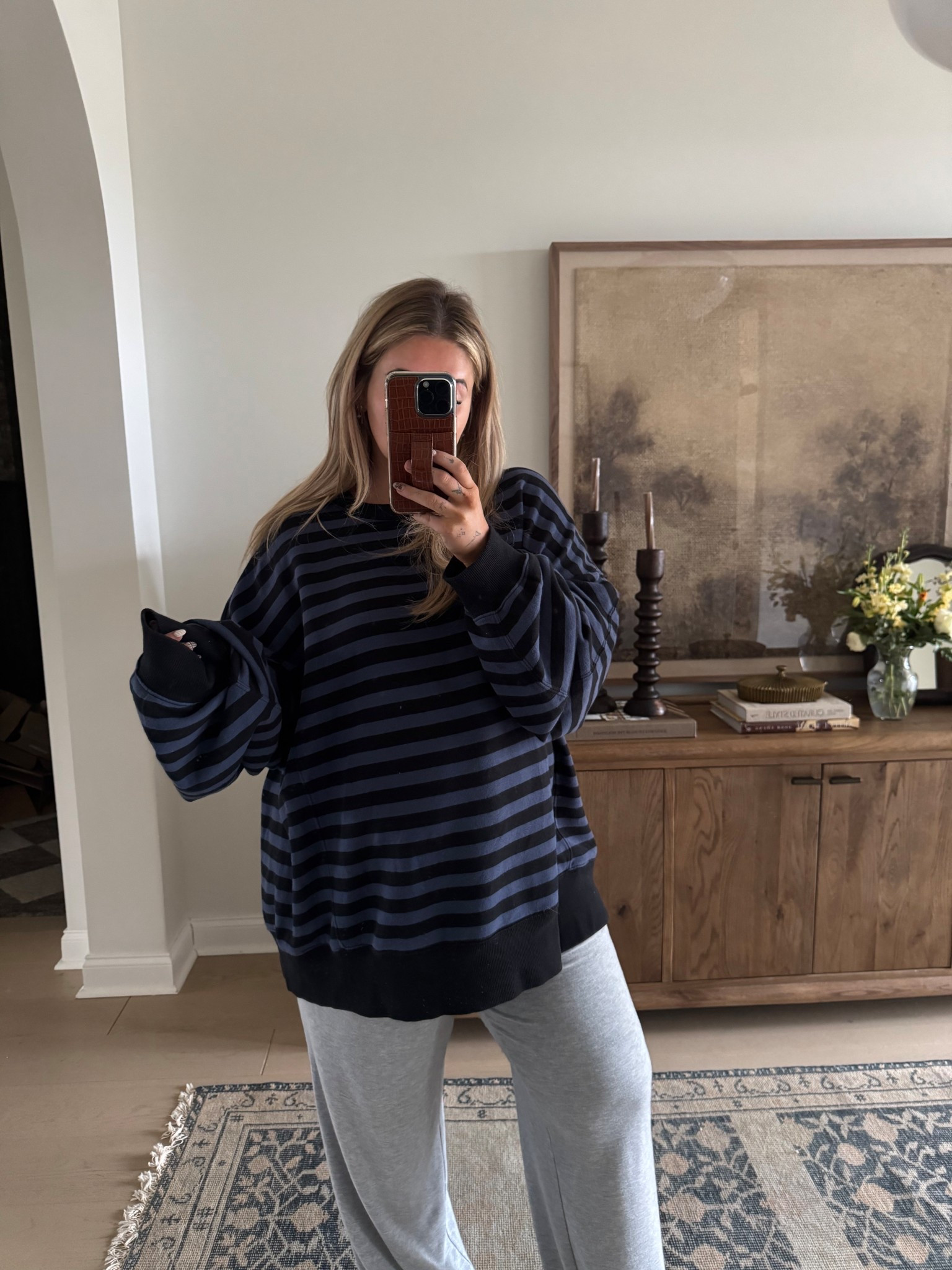 More oversized sweatshirts 😍 this one is a size XL!!! Pants are also an XL 🤍