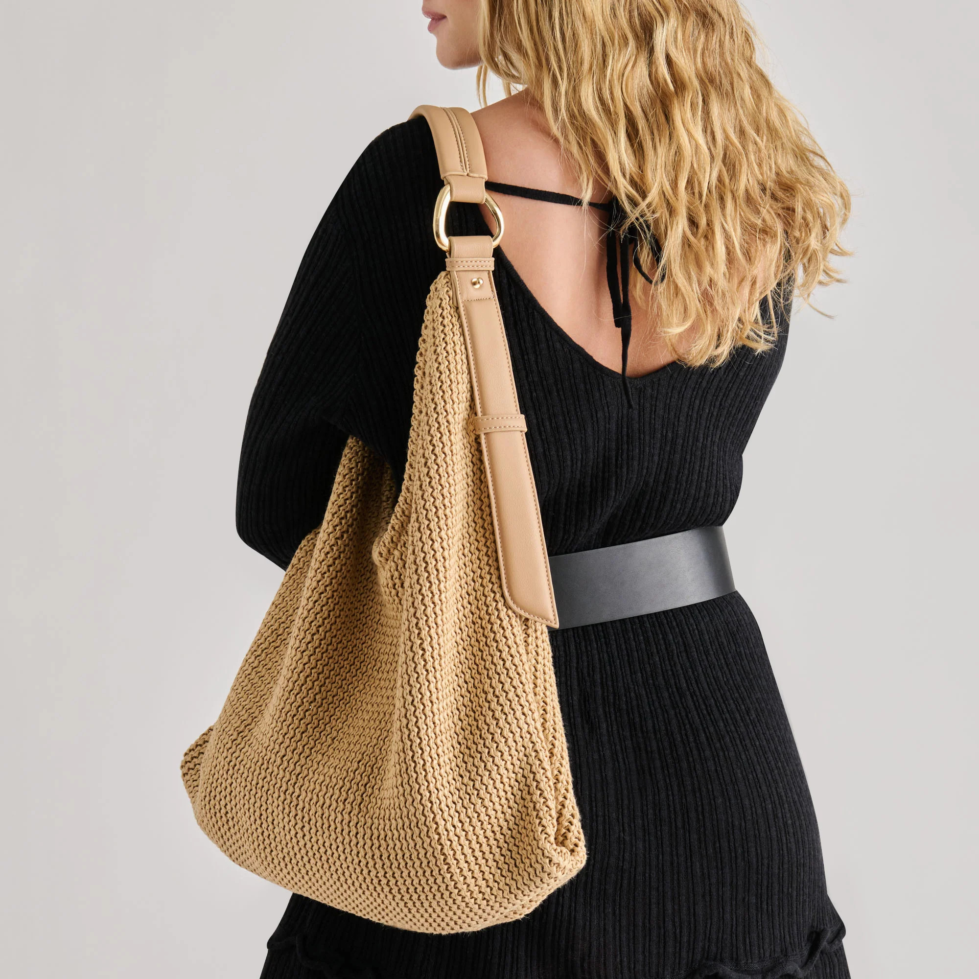 Miriel Tote Natural Raffia | DolceVita.com
