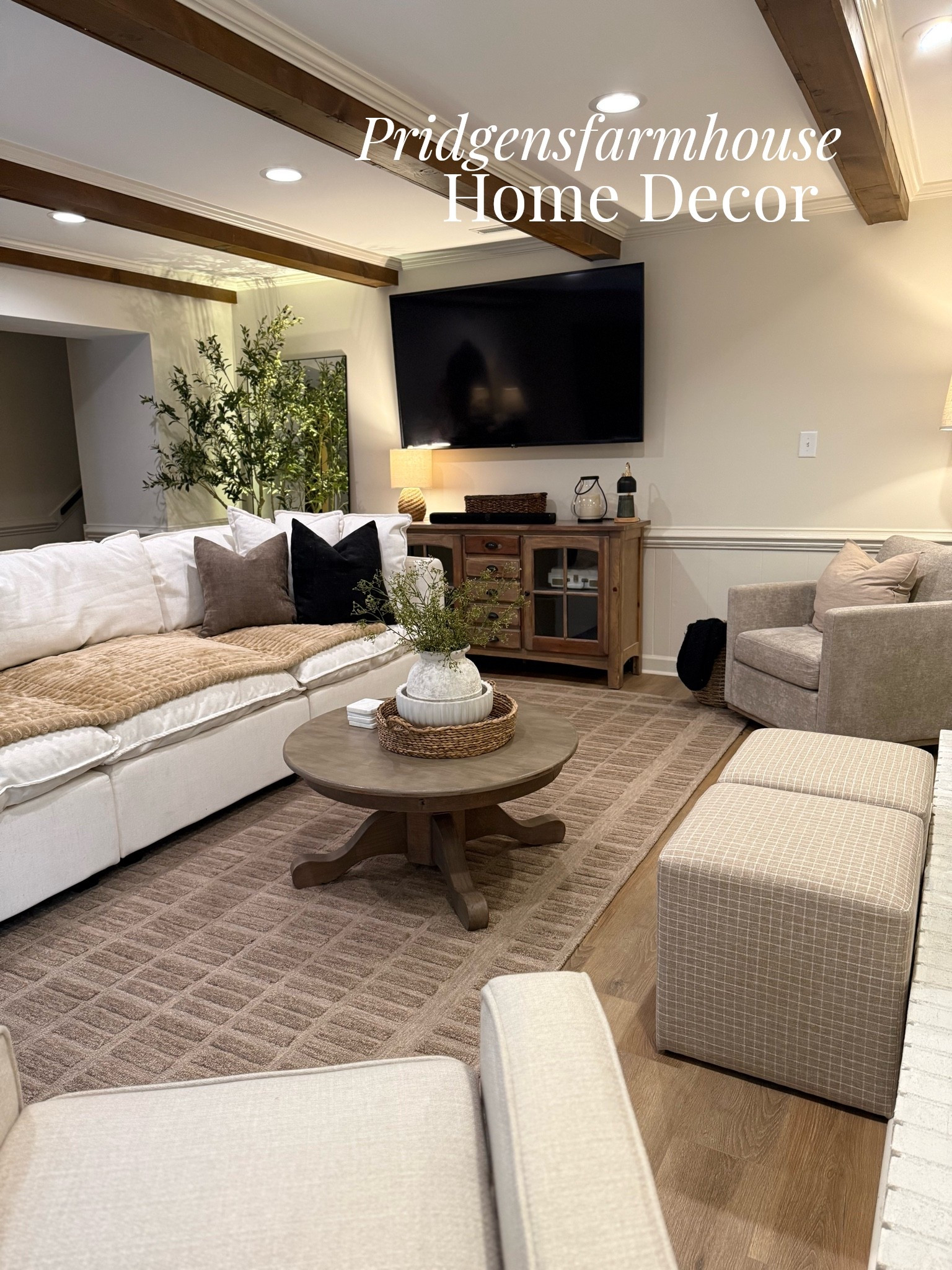 Simple modern farmhouse home decor. Creamy neutrals, linens, variety of conpliementary wood tones. Classy & elegant farmhouse 
#wayfairdeals #targethomedecor #neutralhomedecor #modernfarmhouse

#LTKHome #LTKSaleAlert