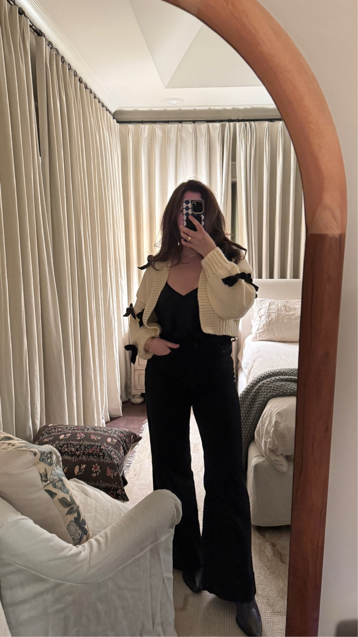 Valentine’s Day & date night outfit! Winter outfit, date night outfit, Valentine’s Day outfit.

#LTKStyleTip #LTKSeasonal