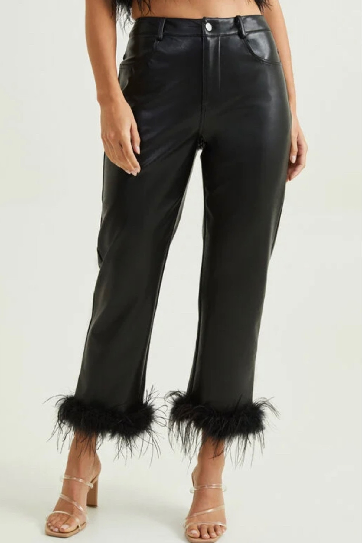 Leather & Feather ✔️
•
•
•
•
Leather, fur, feather, leather trim, feather trim, cropped pants, leather pants, Nordstrom, revolve, altar’d state, fall look, winter look, going out, holiday party, cart, shopping bag, haul, Black Friday, gift guide 

#LTKGiftGuide #LTKHoliday #LTKSeasonal