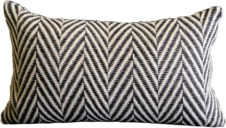 vctops Boho Throw Pillow Cover Black and White Knitted Woven Pillow Cushion Cover Arrow Knit Deco... | Amazon (US)
