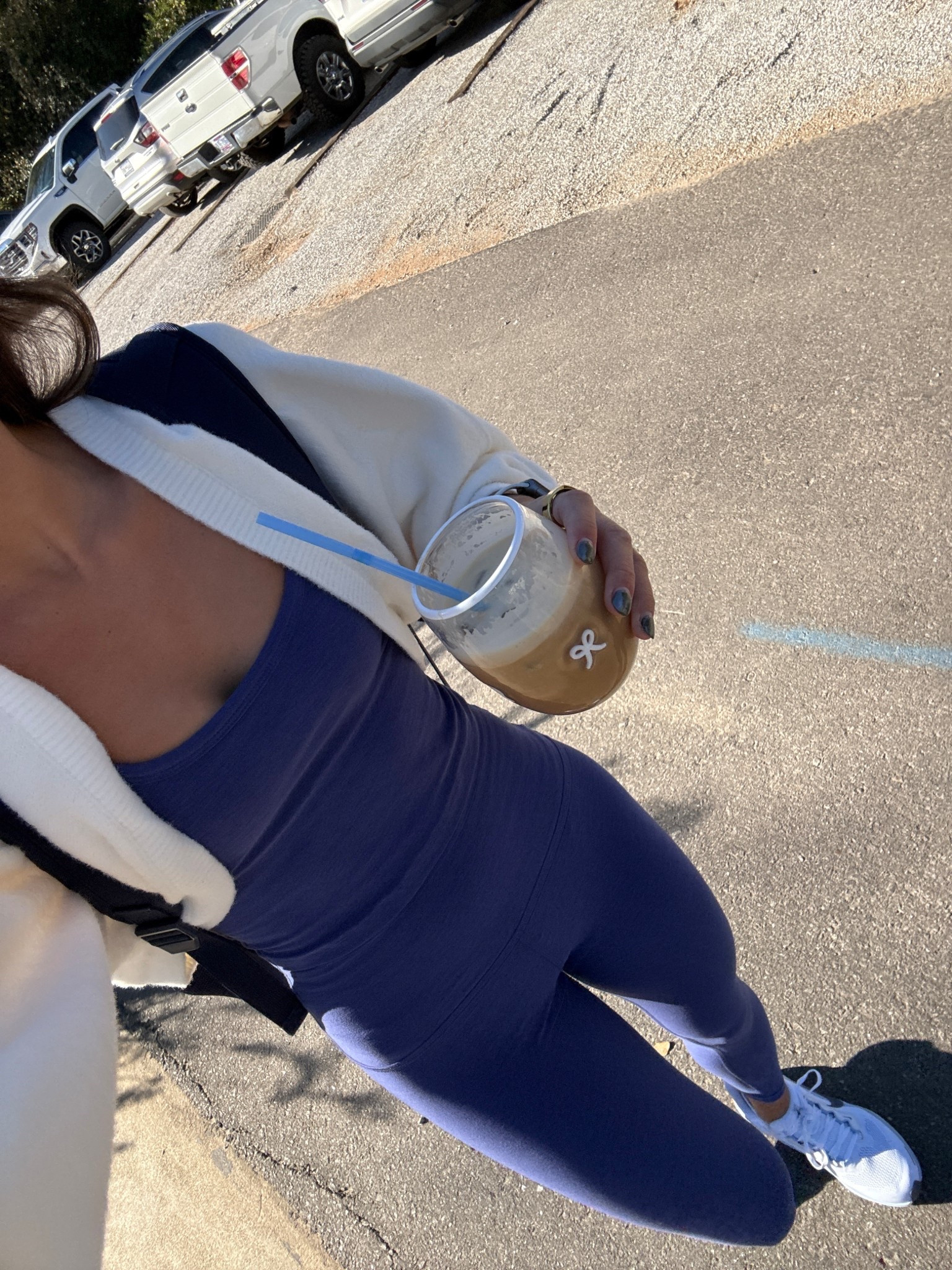 This is my fav go to outfit! Brand new alo shawl 😍😍😍