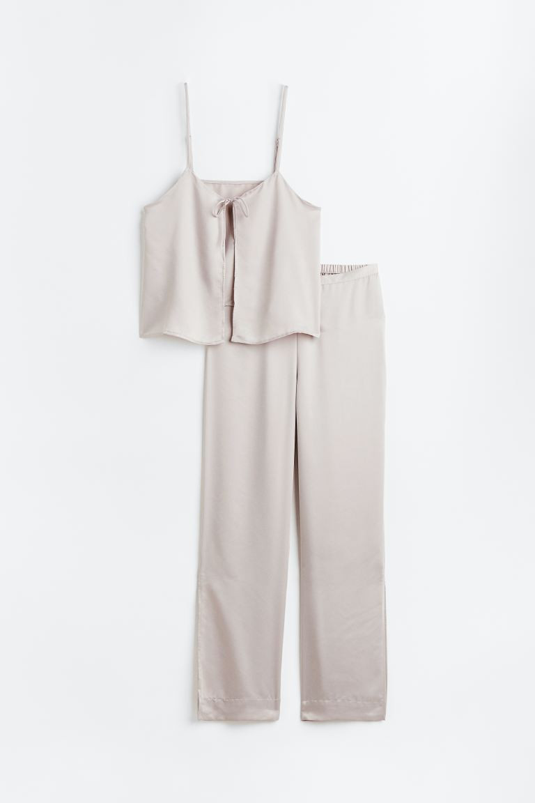 Satin pyjamas | H&M (UK, MY, IN, SG, PH, TW, HK)