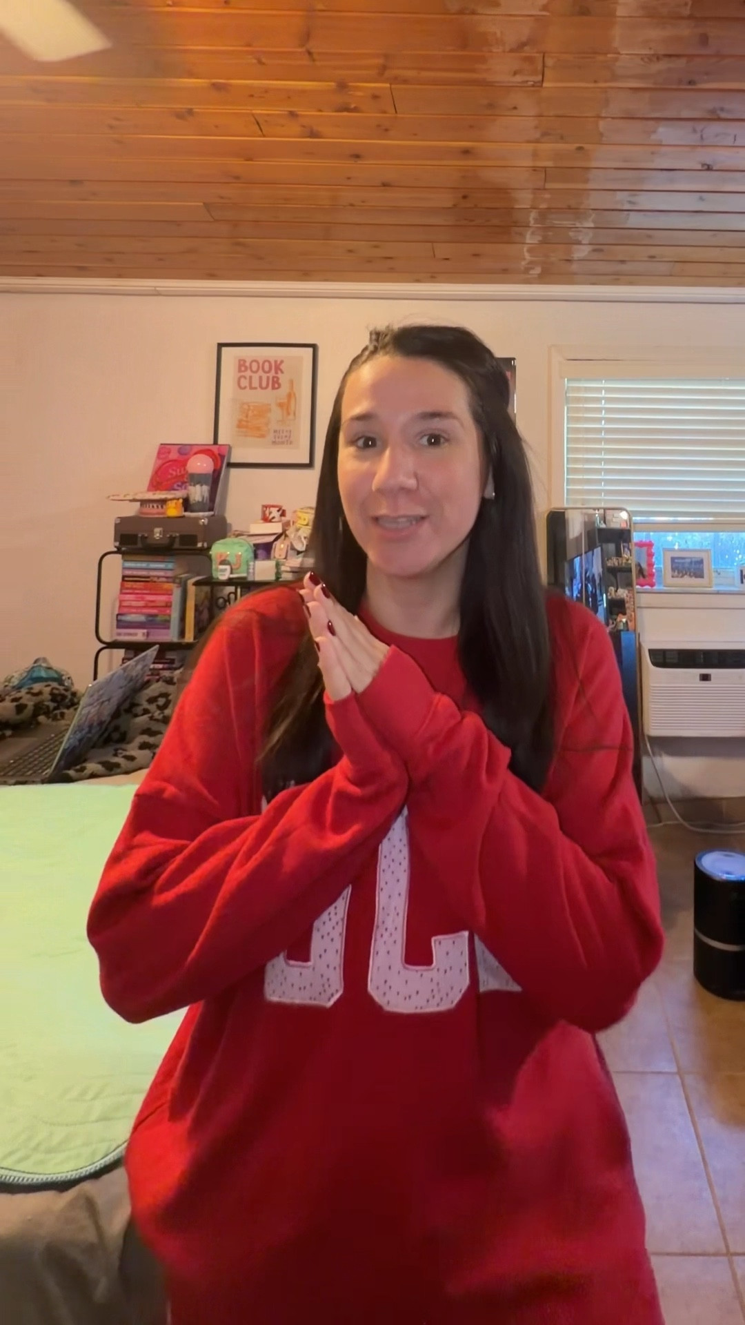 These @StoneyCloverLane sweats are PERFECT for this chilly Florida day where I’m working from home 💖

#LTKdayinmylife #LTKValentine #LTKootd