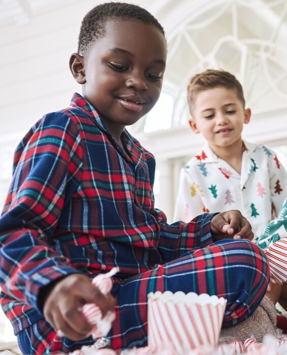 Girls' & Boys' Navy Plaid Holiday Flannel Pajama Set in 100% Recycled Polyester - Size Little Kids 4 by Hanna Andersson | Hanna Andersson