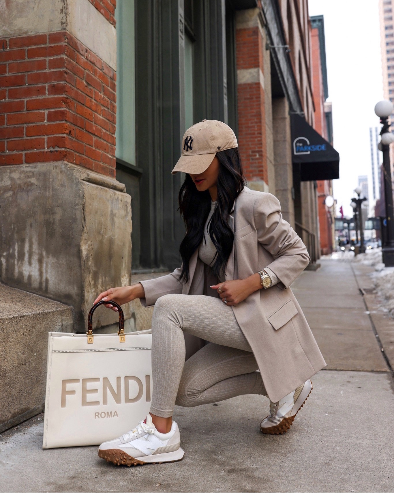 This week’s best seller on #miamiamine
New balance  sneakers and more back in stock 
Amazon workout set
Nordstrom beige blazer
Casual spring outfit 
