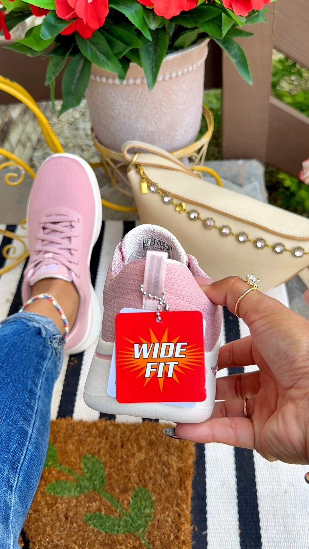 Comfy walking shoes 🤎🤎

#LTKootd #LTKActive
