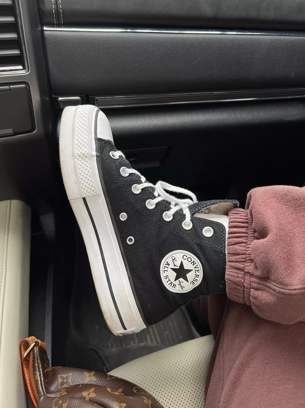 Kontrovers elskerinde nedbryder Converse Chuck Taylor® All Star® … curated on LTK