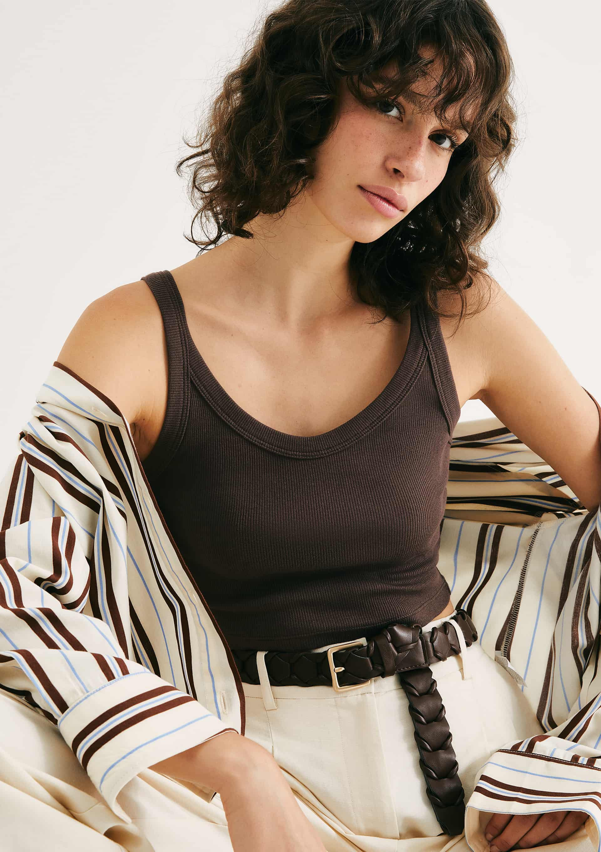 Regata Básica Feminina Cropped Em Ribana Canelada - Marrom | Hering (BR)