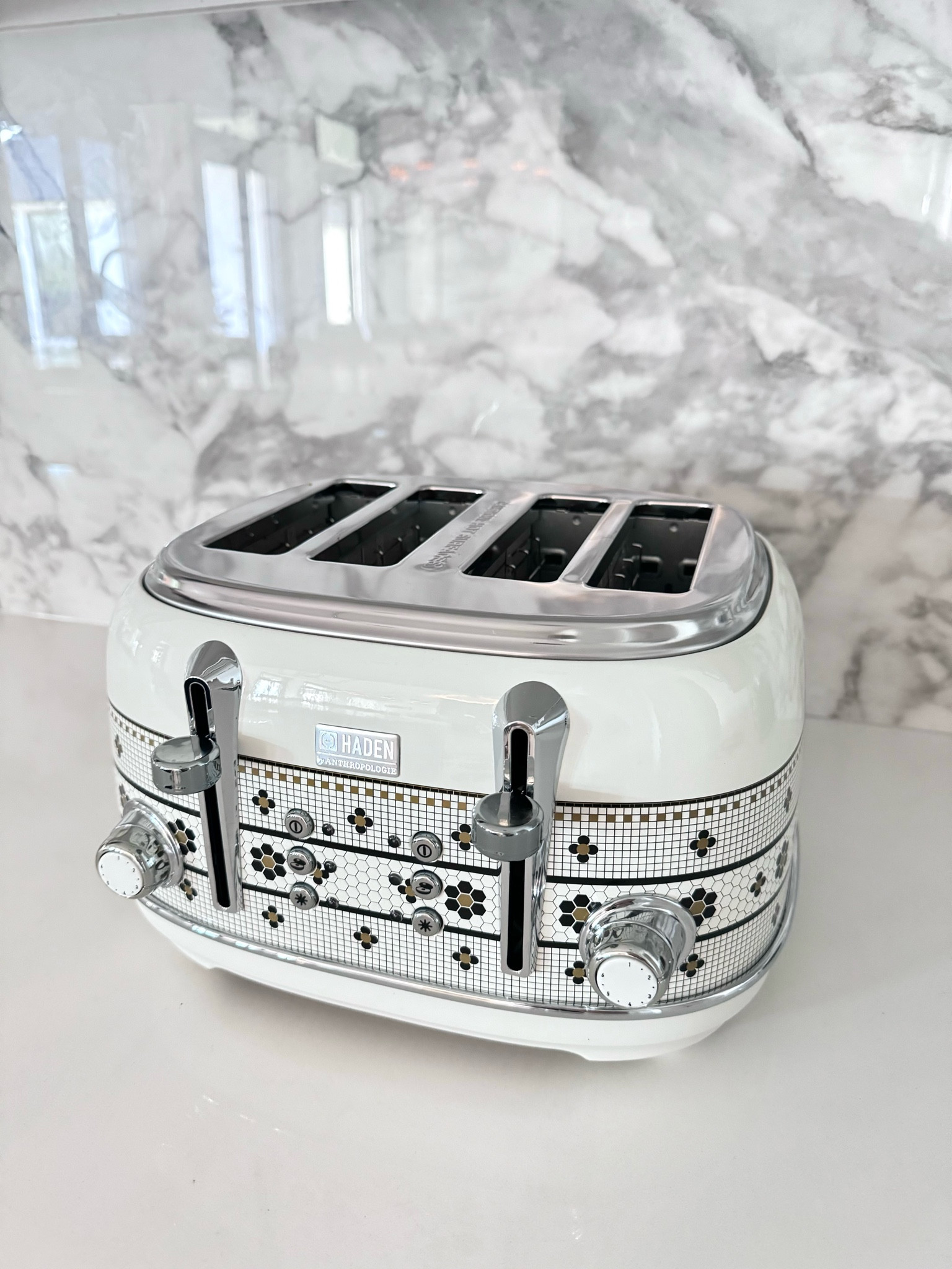 How gorgeous is my new toaster from @anthropologie?! It matches my new kitchen perfectly! #anthropartner

#LTKHome #LTKStyleTip #LTKSeasonal