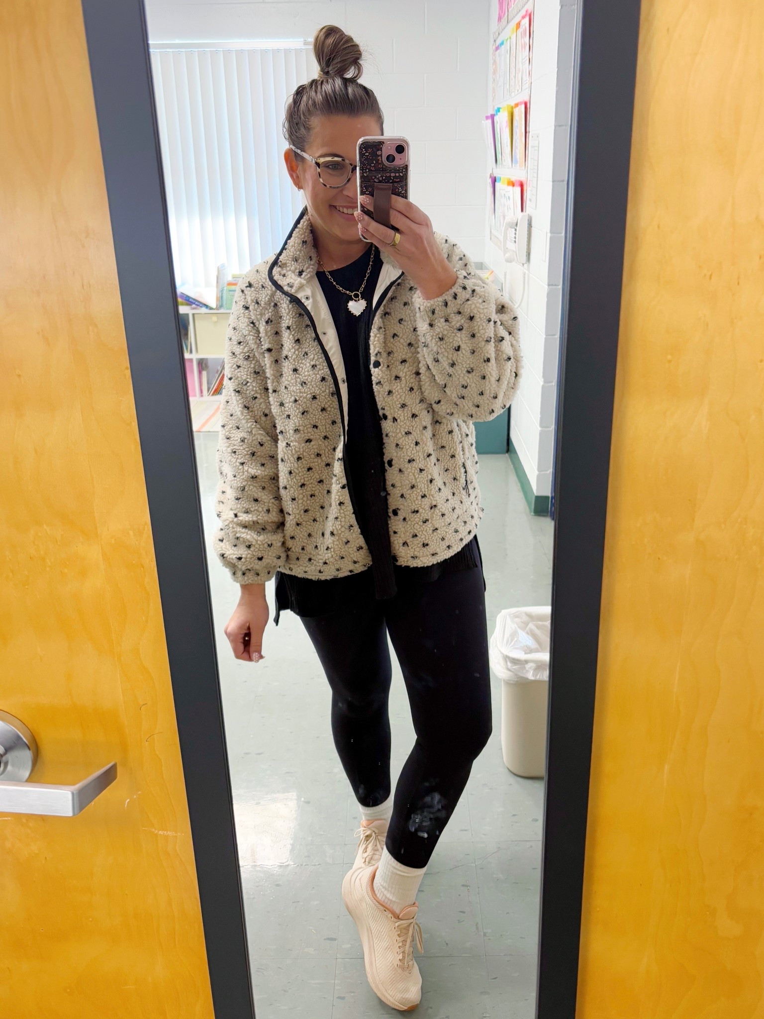 This jacket is keeping me nice & warm today! Causal winter ootd 

TTS- medium but size up for a more oversized fit 

#LTKMidsize #LTKootd #LTKmorningroutine
