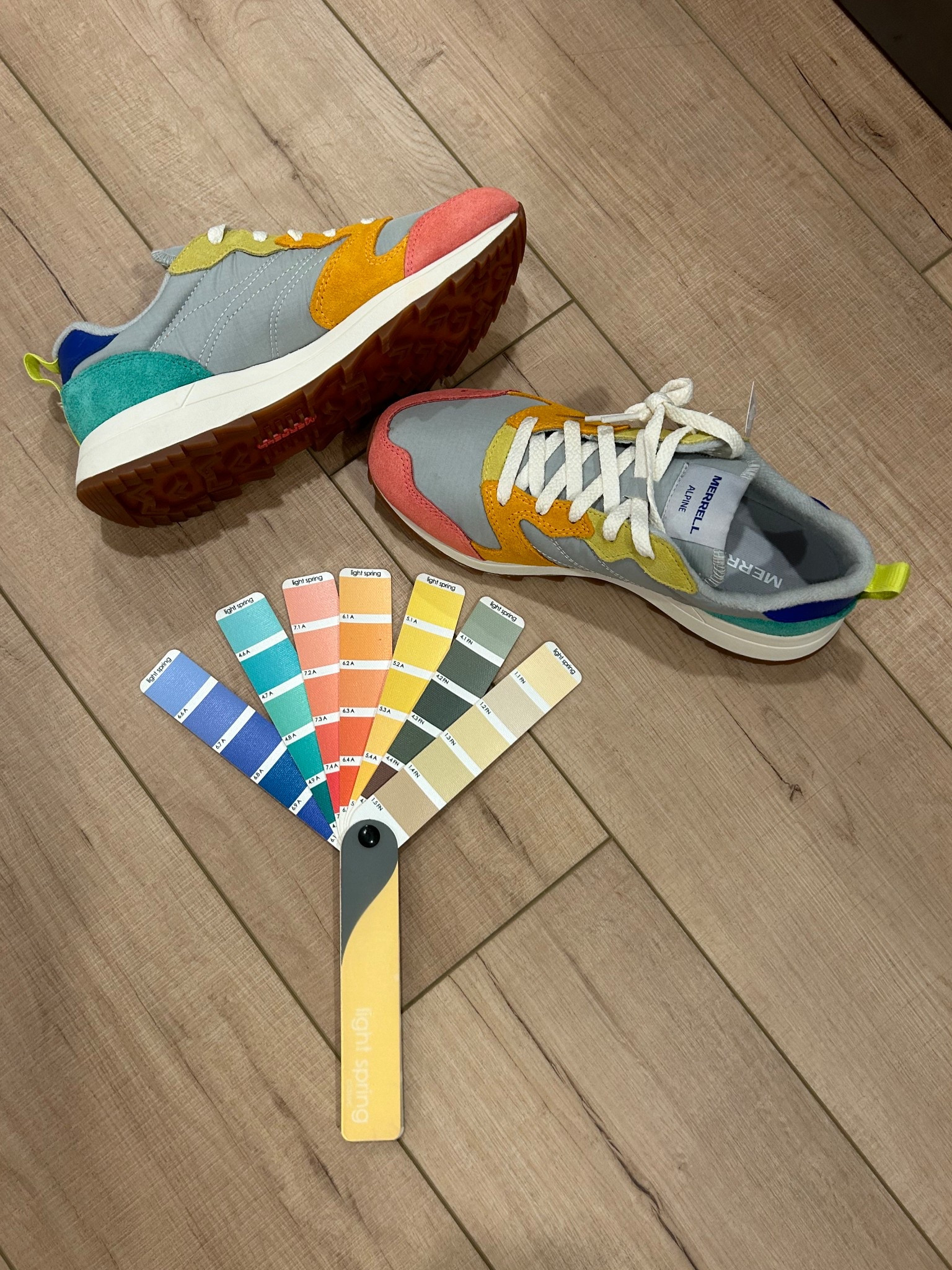 We all know I’m a sucker for a colored sneaker! #tcilightspring #hocspring