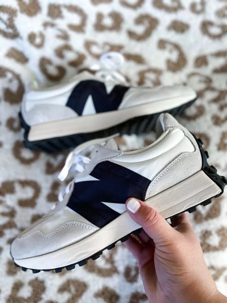 Loving the new balance 327 sneakers this spring! If you need wide width shoes these casual sneakers are absolutely perfect and on trend!
4/28

#LTKstyletip #LTKfindsunder100 #LTKshoecrush