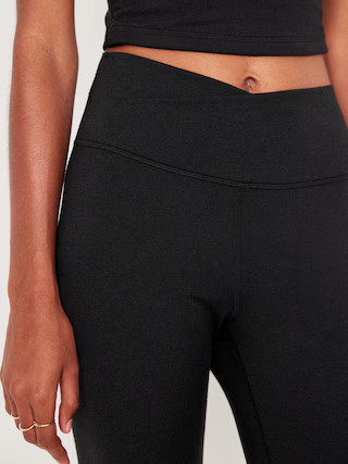 Extra High-Waisted CloudComfy 7/8 Leggings | Old Navy (US)