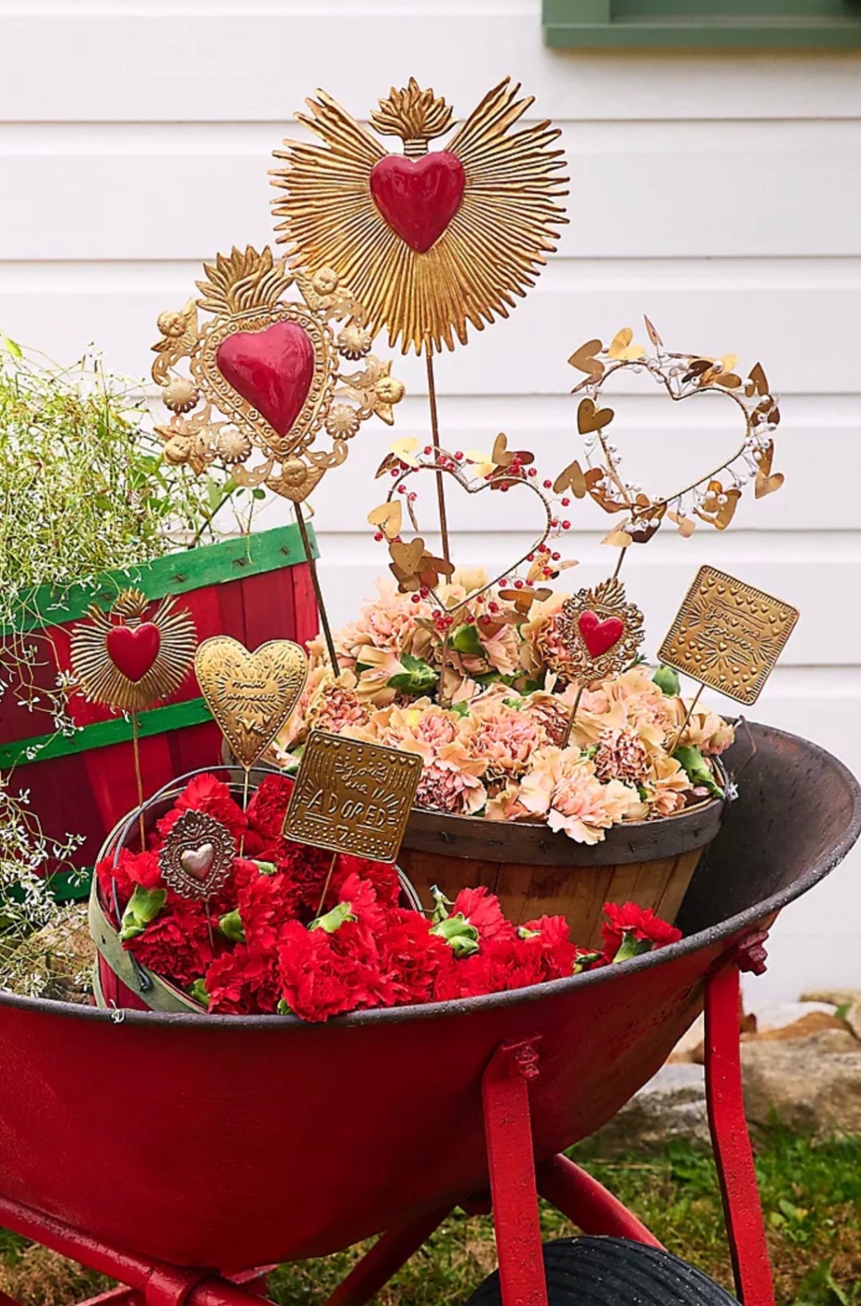 Filigree Heart Medallion Stake


#LTKSeasonal #LTKHome